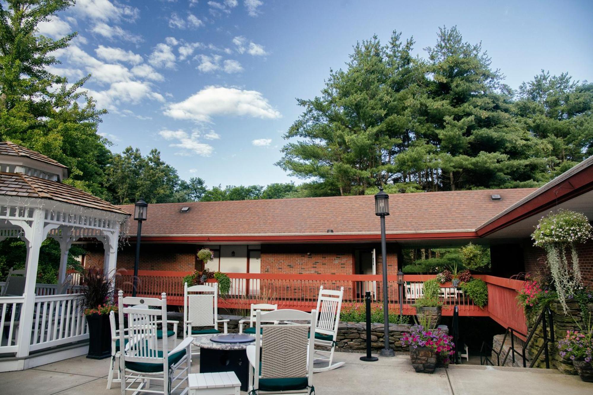 The Inn At Crumpin-Fox Bernardston エクステリア 写真